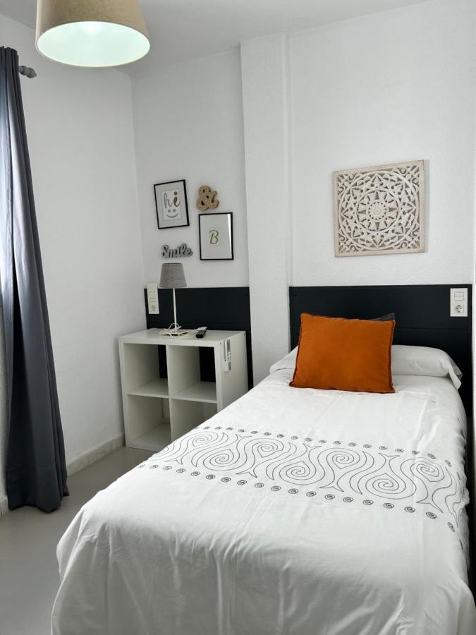 Single  Interior Room,1411179650:JPEG